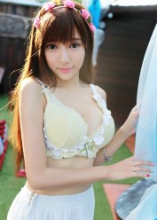 Qiqi, Dubai Massage call girl