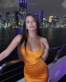 Services i can offer
* Blowjob
* Massage
* Domination
* Brown & Golden Shower
*... jenny