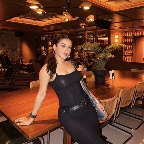 Pari, Dubai Massage call girl