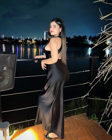 Aditi, Dubai Massage call girl