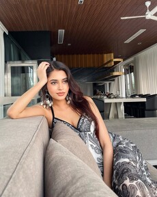 Pallavi, Dubai Massage call girl