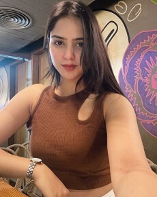 Diya, Dubai Massage escort